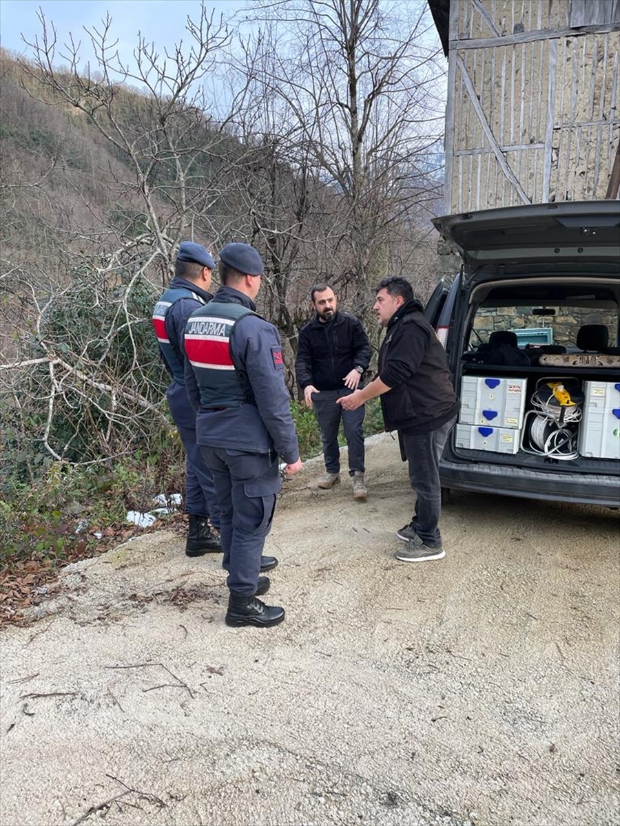 Artvin'de köy müzesinde sergilendiği belirlenen patlamamış top mermisi imha edildi