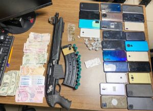 İSTANBUL (AA) – Bağcılar'da düzenlenen uyuşturucu operasyonunda gözaltına alınan zanlı