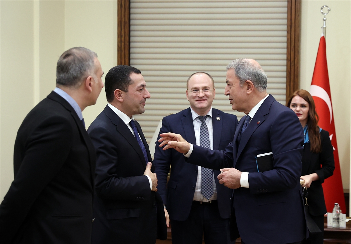 Bakan Akar Gürcistan Parlamentosu Savunma ve Güvenlik Komitesi üyelerini kabul etti