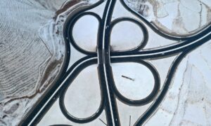 BİTLİS (AA) – Bitlis'te etkili olan kar nedeniyle kent merkezi