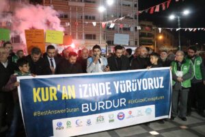 BURDUR (AA) – Burdur'daki sivil toplum kuruluşu temsilcileri İsveç'te Kur'an-ı