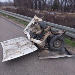 BURSA (AA) – Bursa'nın İnegöl ilçesinde iki otomobilin kafa kafaya