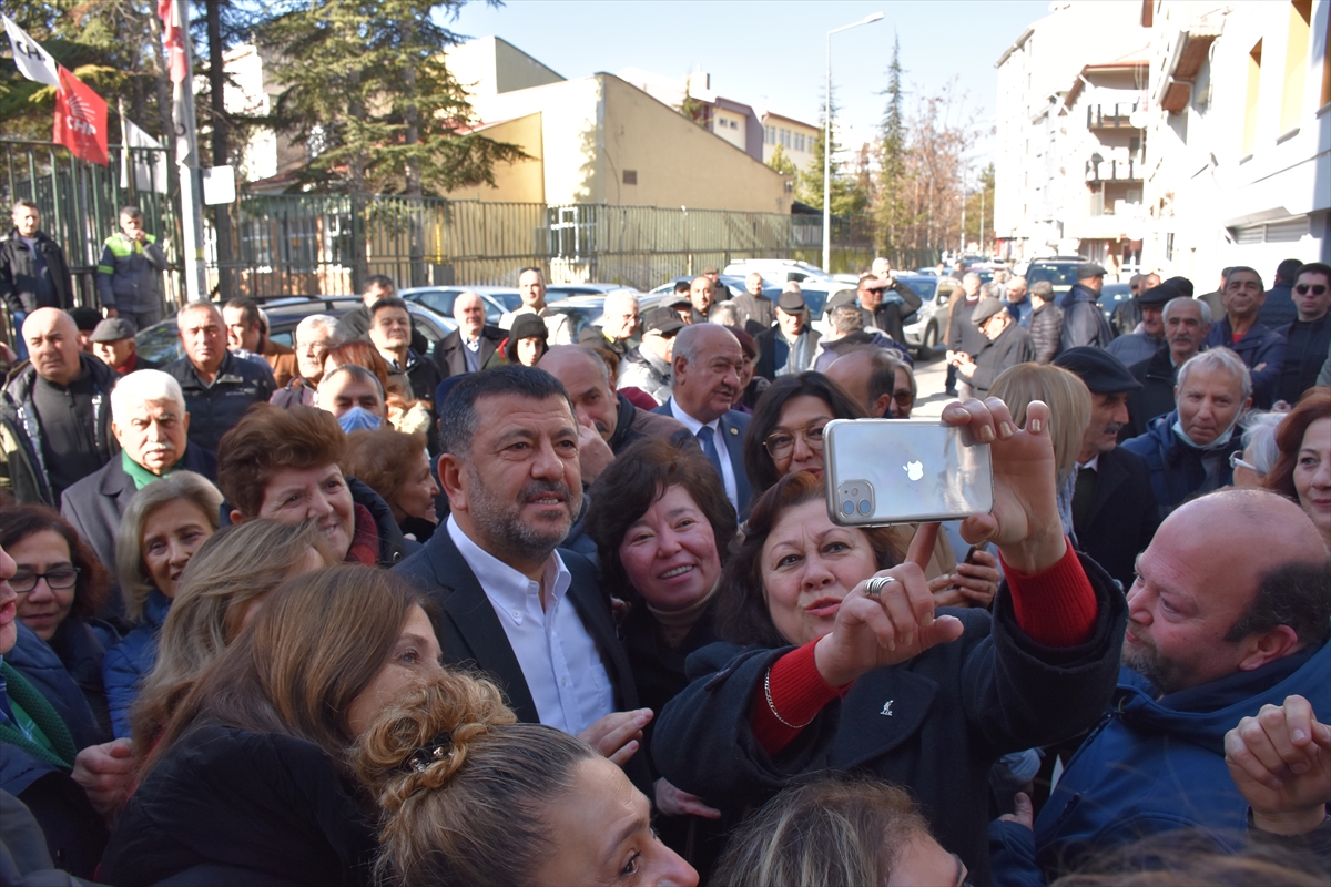 CHP'li Seyit Torun ve Veli Ağbaba, Eskişehir'de partililerle bir araya geldi