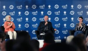 İSTANBUL (AA) – Cumhurbaşkanı Recep Tayyip Erdoğan, "Birileri gibi gençlerimizi