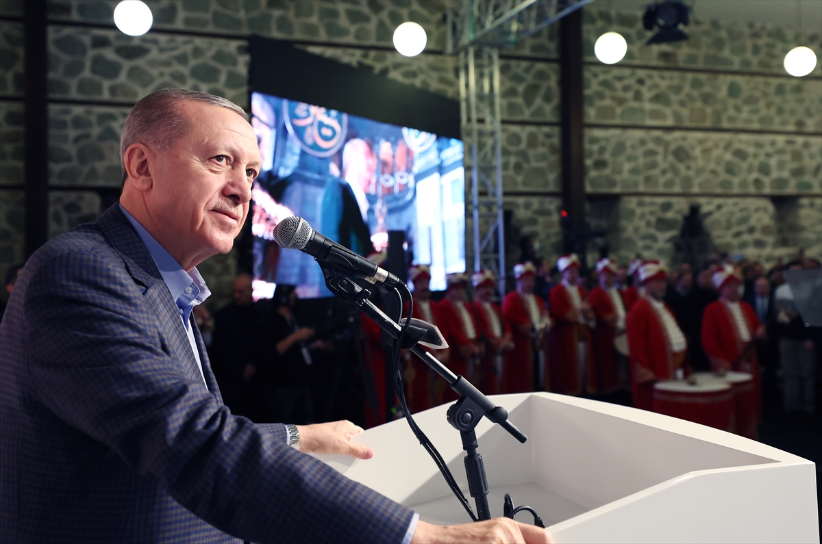 Cumhurbaşkanı Erdoğan, “Kökümüz Mazide, Gözümüz Atide” programında gençlerle buluştu: (2)