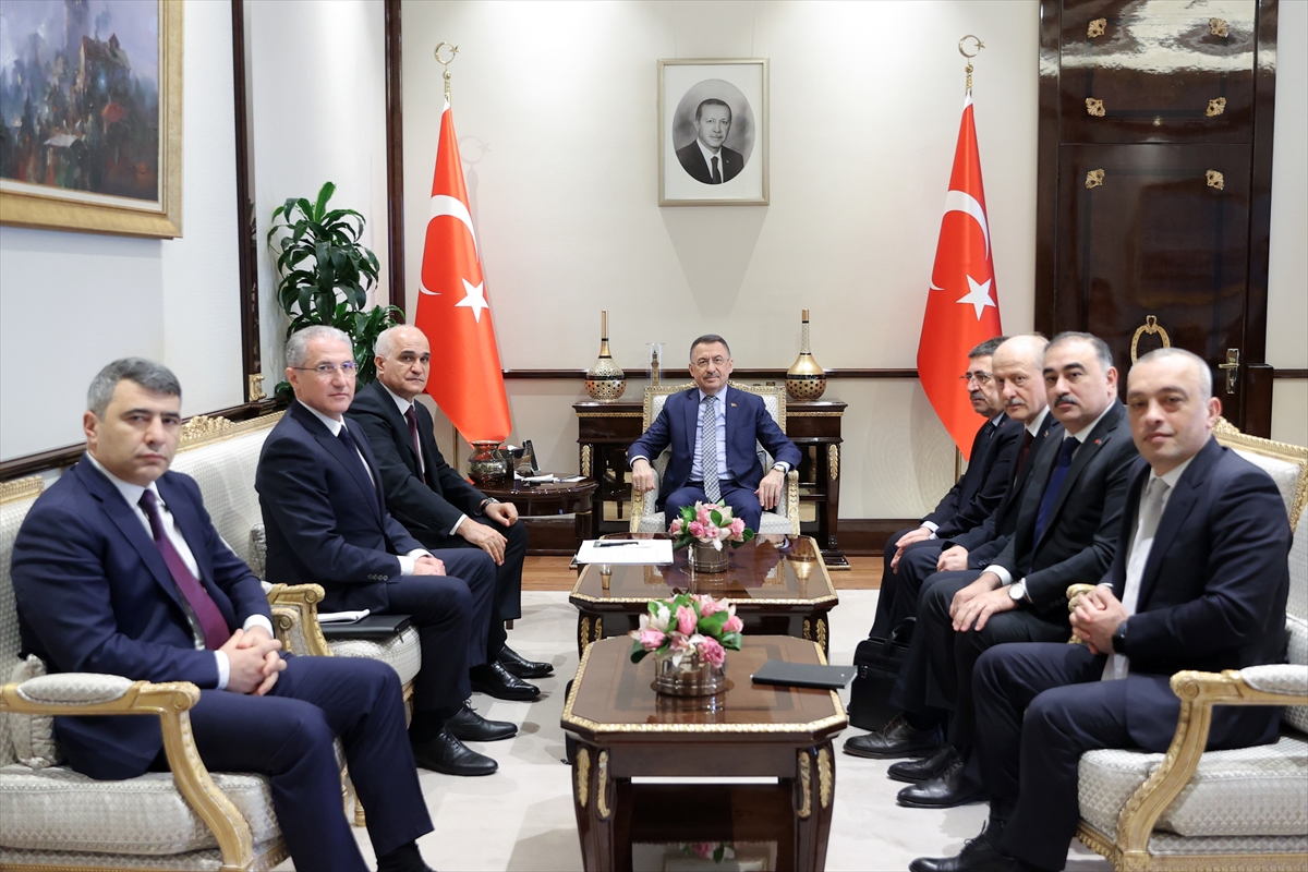 Cumhurbaşkanı Yardımcısı Oktay, Azerbaycan heyetini kabul etti
