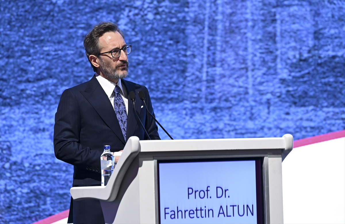 Cumhurbaşkanlığı İletişim Başkanı Altun, Türkiye Mezunları Forumu'nda konuştu: