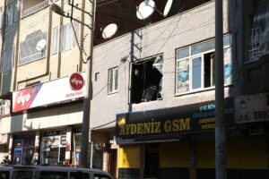 DİYARBAKIR (AA) – Diyarbakır'da bir iş yerinde gaz sıkışması nedeniyle