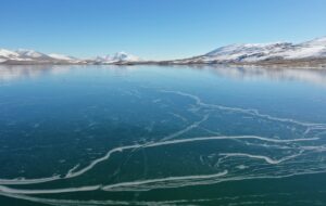 - Adaları, doğası, kuş ve balık türleriyle doğa tutkunlarının bölgedeki