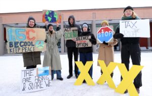 DAVOS (AA) – Çevre ve iklim aktivistleri, İsviçre'nin Davos kasabasında