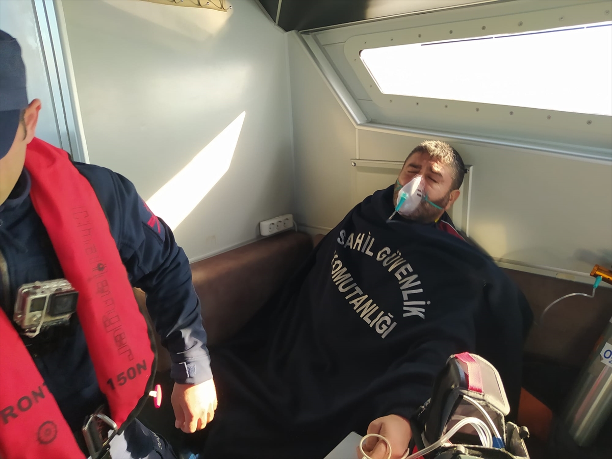 Düzce'de denizde rahatsızlanan balıkçı sahil güvenlik botuyla kurtarıldı