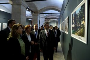 EDİRNE (AA) – Edirne Valisi H. Kürşat Kırbıyık, Edirne Sarayı'nın