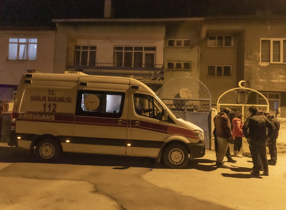 Erzurum'da evde aniden fenalaşan bir aylık bebek öldü