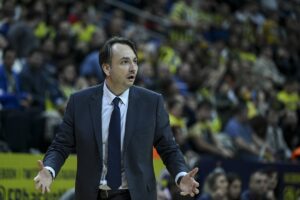 - Fenerbahçe Beko: 82 - Onvo Büyükçekmece Basketbol: 69 