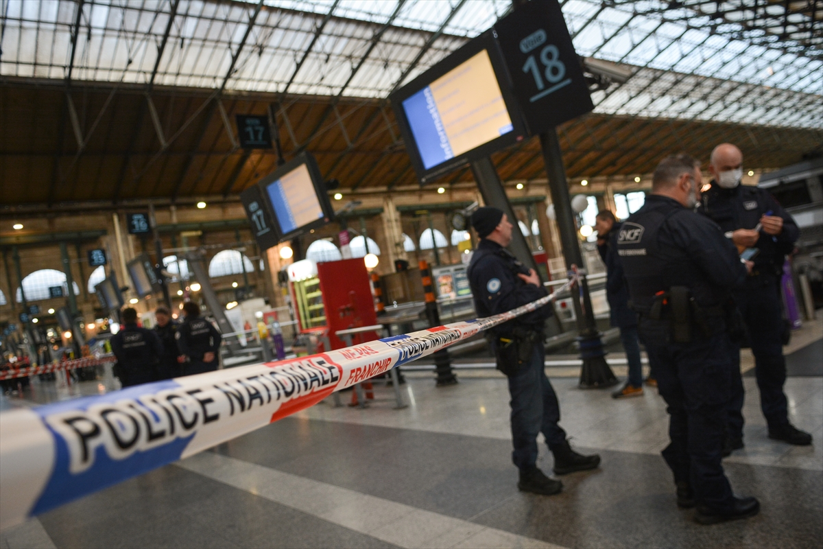 GÜNCELLEME – Paris'te tren garında bıçaklı saldırı