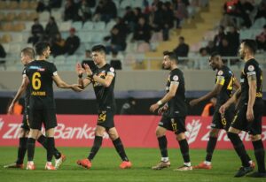 Stat: Akdeniz Üniversitesi Hakemler: Cihan Aydın, Ömer Tevfik Özkoç, Cemil