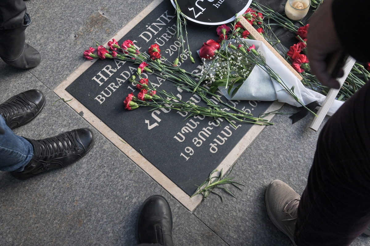Gazeteci Hrant Dink, Agos gazetesi önünde törenle anıldı
