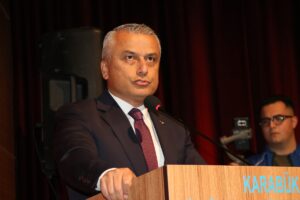 - "Kültürle sanatla sporla bilimle teknolojiyle ve tüm imkanlarımızla gençlerin