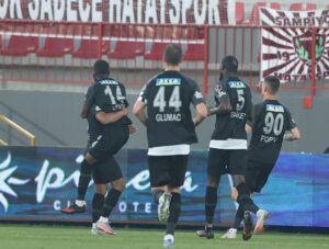- HangiKredi Ümraniyespor: 1 - Atakaş Hatayspor: 1 (İlk yarı)