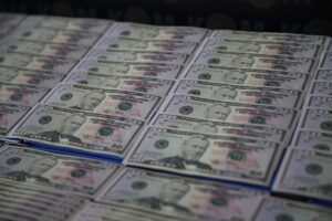 HATAY (AA) – Hatay'ın Antakya ilçesinde, piyasaya sahte dolar sürmeye