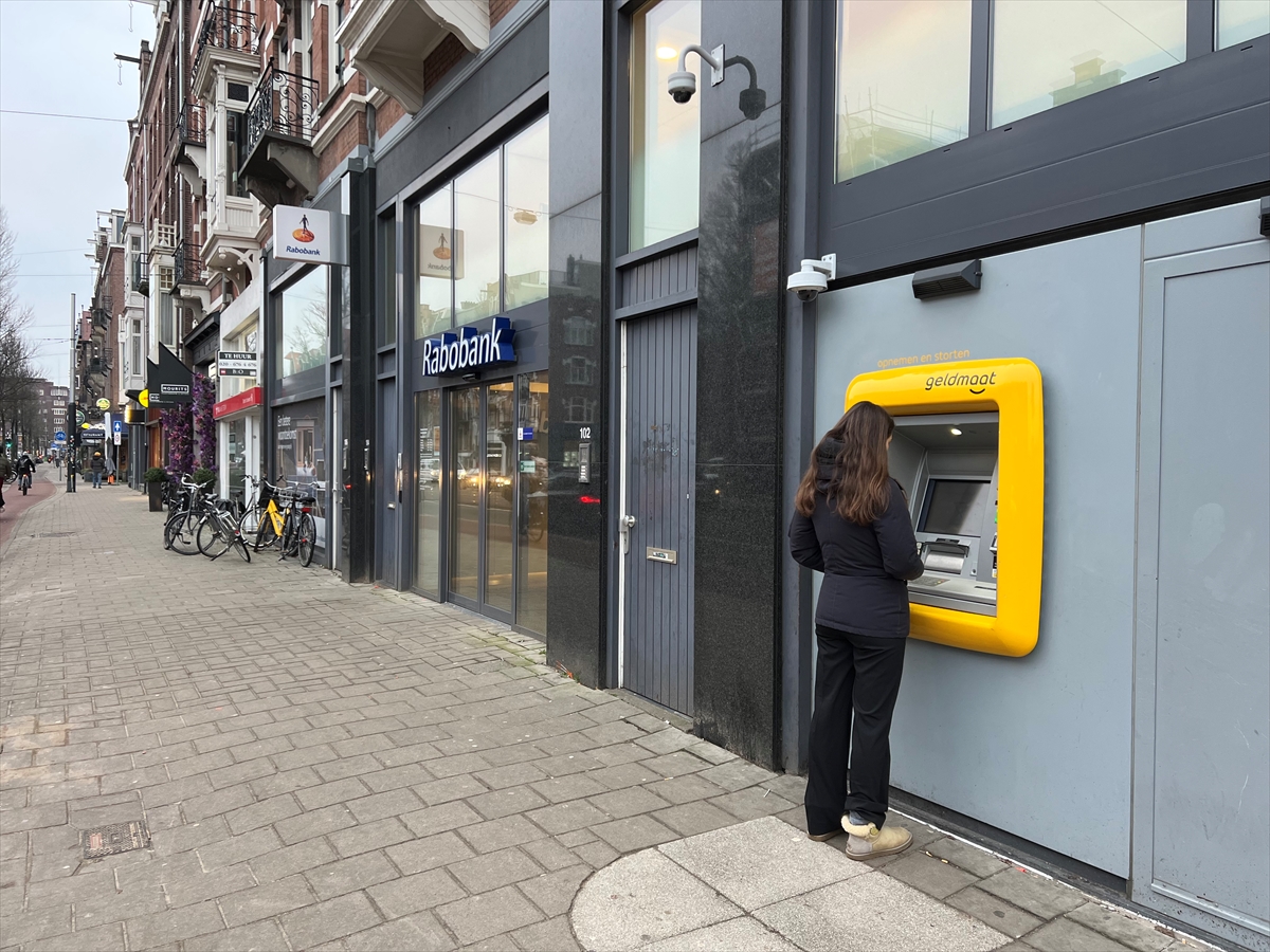 Hollanda'da bankalar dijitalleşme nedeniyle şube kapatıyor
