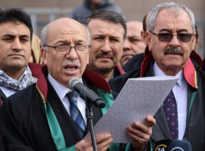 - Suç duyurusu dilekçesinde Kur'an-ı Kerim yakan aşırı sağcı Rasmus