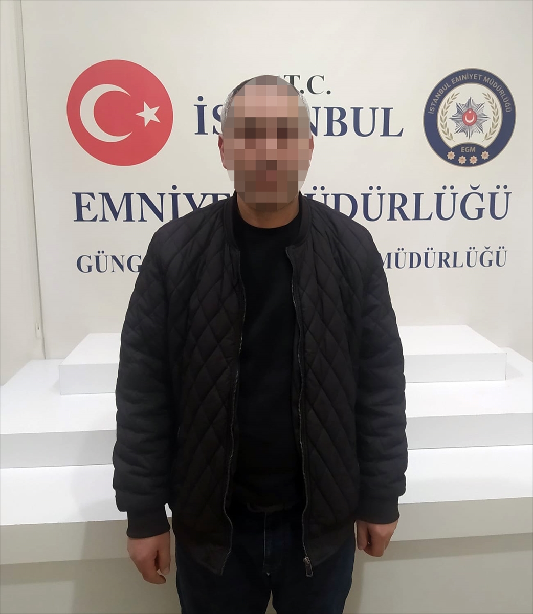 İstanbul'da camiye dadanan ayakkabı hırsızı yakalandı