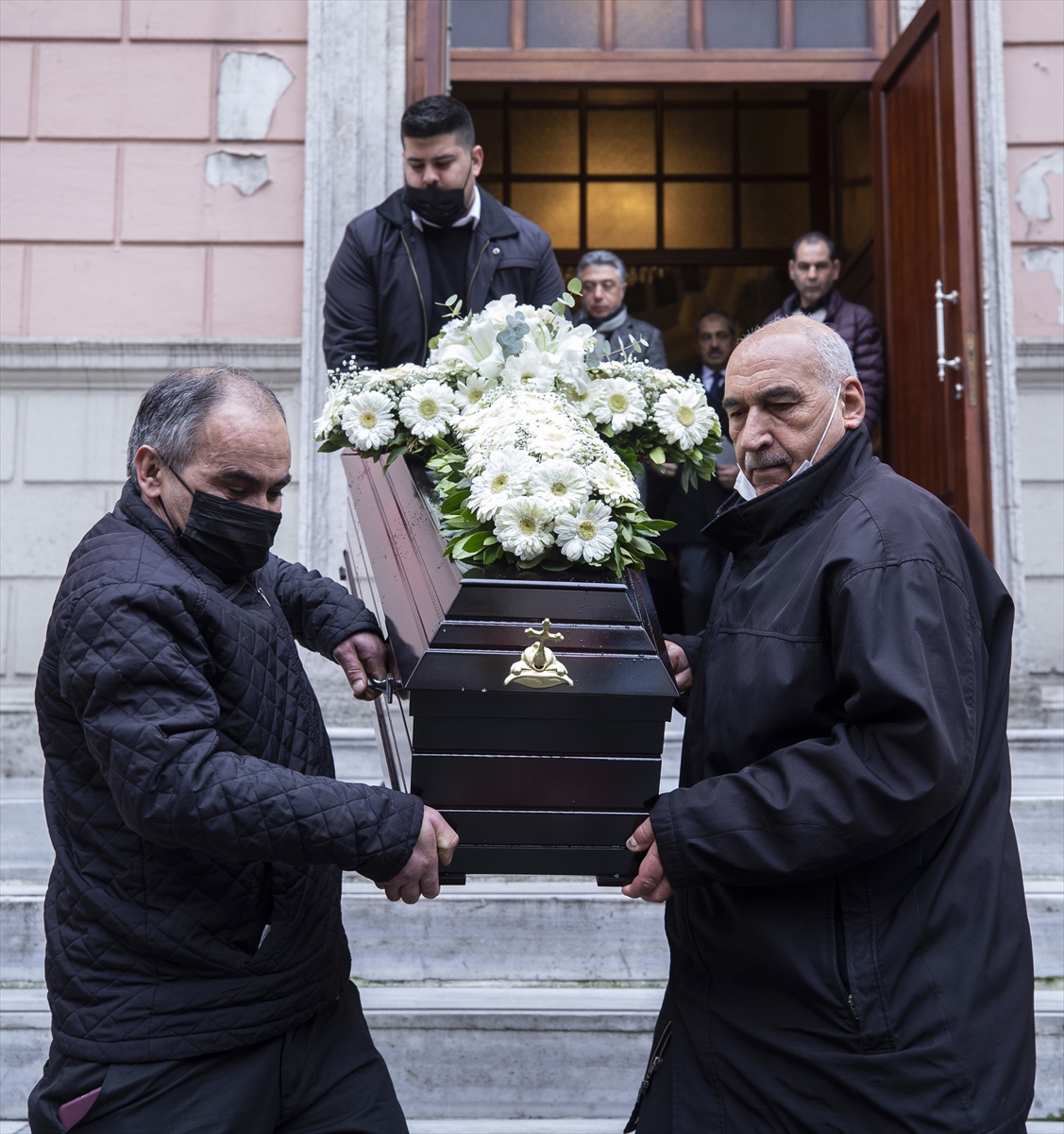 İstanbul'da kilise lojmanındaki yangında ölenlerden Ekmekçioğlu için cenaze töreni