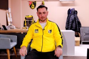 KOCAELİ (AA) – Kocaeli'de yaşayan 34 yaşındaki Yaşar Karataş, tutkuyla