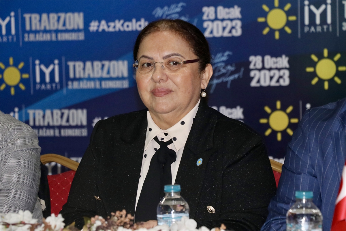 İYİ Parti'li Ünzile Yüksel, partisinin Trabzon Kongresinde konuştu: