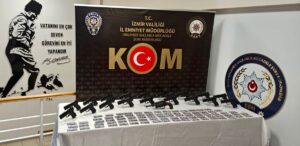 İZMİR (AA) – İzmir'de silah ticareti yaptığı iddiasıyla bir kişi