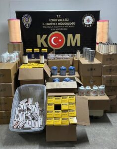 İZMİR (AA) – İzmir'in Kemalpaşa ilçesinde polis ekiplerince durdurulan hafif