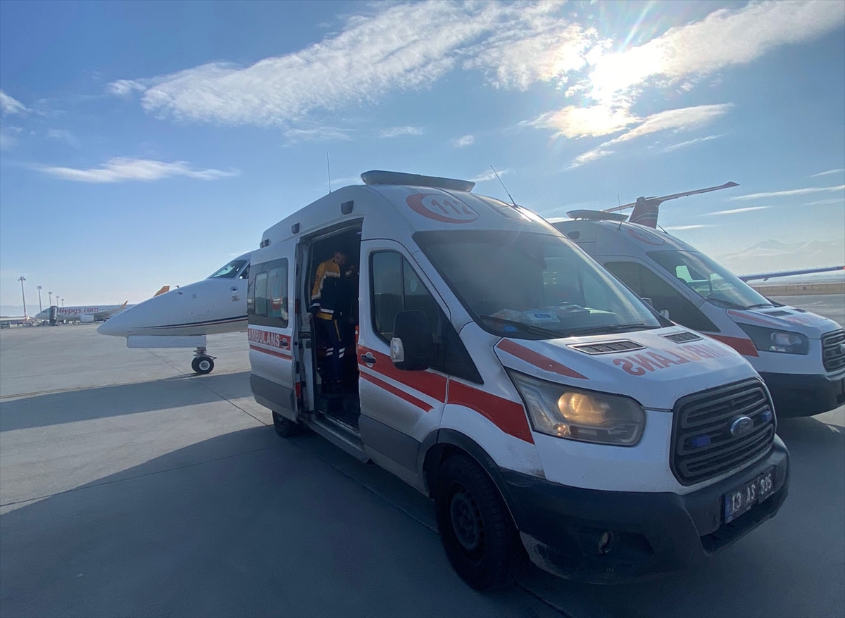 Kalp yetmezliği olan çocuk ambulans uçakla Ankara’ya gönderildi