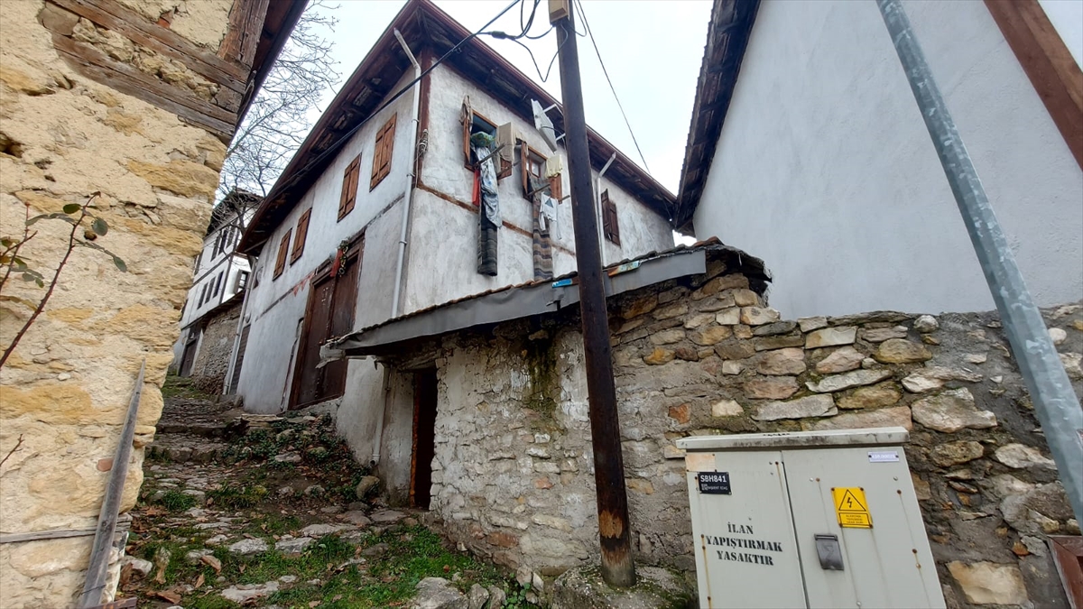 Karabük'te bir kadın evinde ölü bulundu