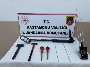 KASTAMONU (AA) – Kastamonu'nun Taşköprü ilçesinde düzenlenen operasyonda kaçak kazı