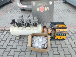 KAYSERİ (AA) – Kayseri'nin İncesu ilçesinde, doldurdukları makaronları kent merkezinde