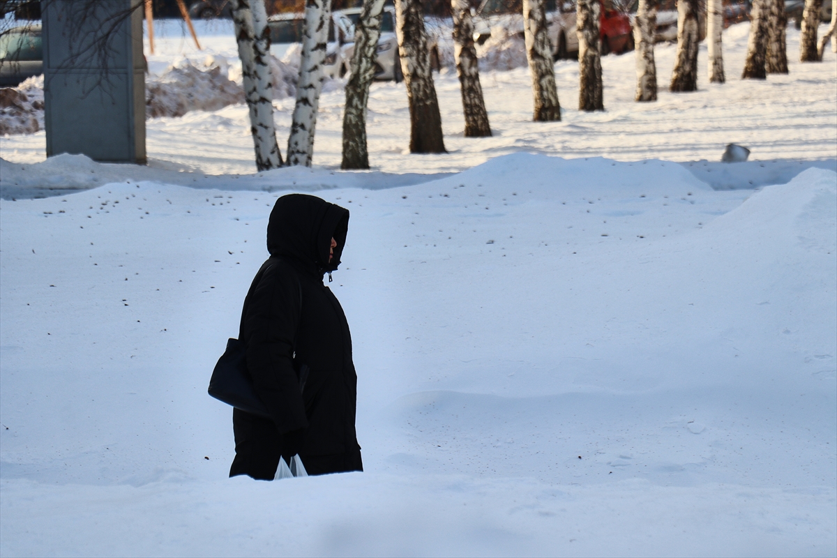 Kazakistan’da kar fırtınası ve soğuk hava yaşamı olumsuz etkiliyor