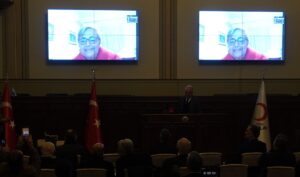 - Mekteb-i Tıbbiye-i Şahane Külliyesi'nde gerçekleştirilen tanıtım toplantısına katılan akademisyen,