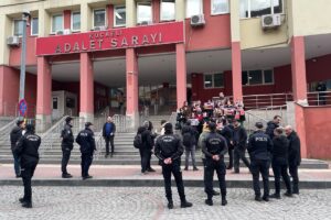 KOCAELİ (AA) – Kocaeli'de eşini boğarak öldürdüğü iddiasıyla yargılanan sanığın