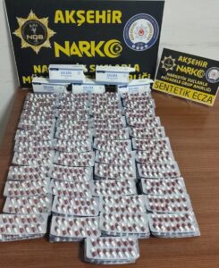 KONYA (AA) – Konya'nın Akşehir ilçesinde yolcu otobüsüyle uyuşturucu sevkiyatı