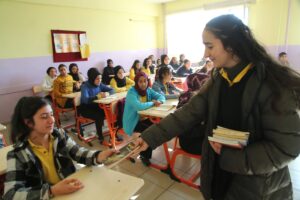 ŞANLIURFA (AA) – YASİN DİKME – Şanlıurfa'da, "Kütüphanesiz Okul Kalmasın"