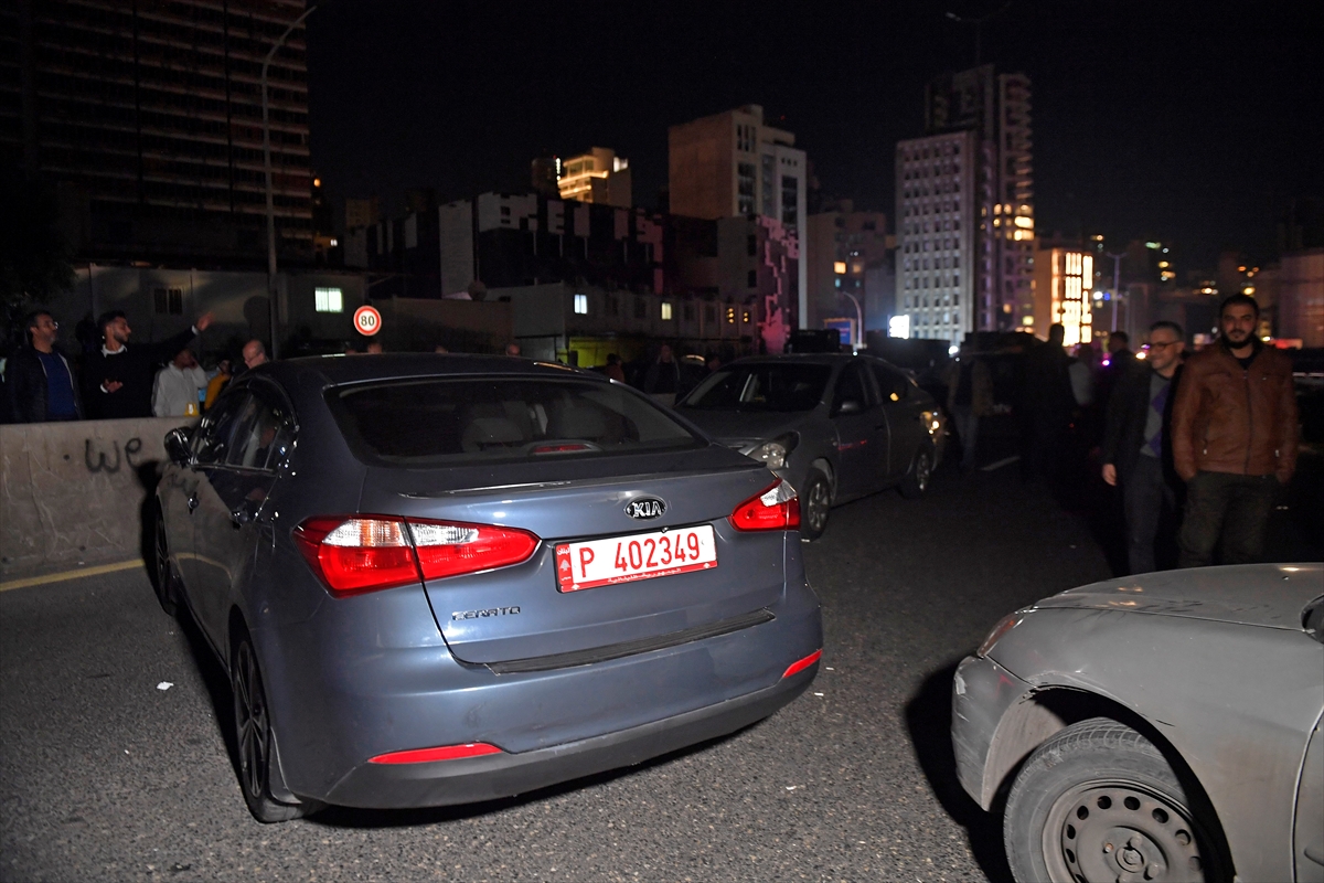 Lübnan'da dolardaki yükseliş taksicilere kontak kapattırdı