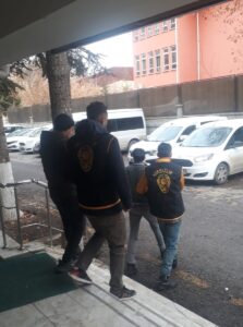 MALATYA (AA) – Malatya'da bir iş yerinden hırsızlık yaptıkları iddiasıyla