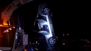 MUĞLA (AA) – Muğla'nın Marmaris ilçesinde otomobilin dereye düşmesi sonucu