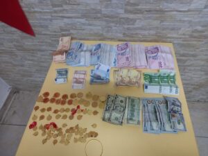 MERSİN (AA) – Mersin'de, telefonda kendisini polis olarak tanıtarak dolandırıcılık