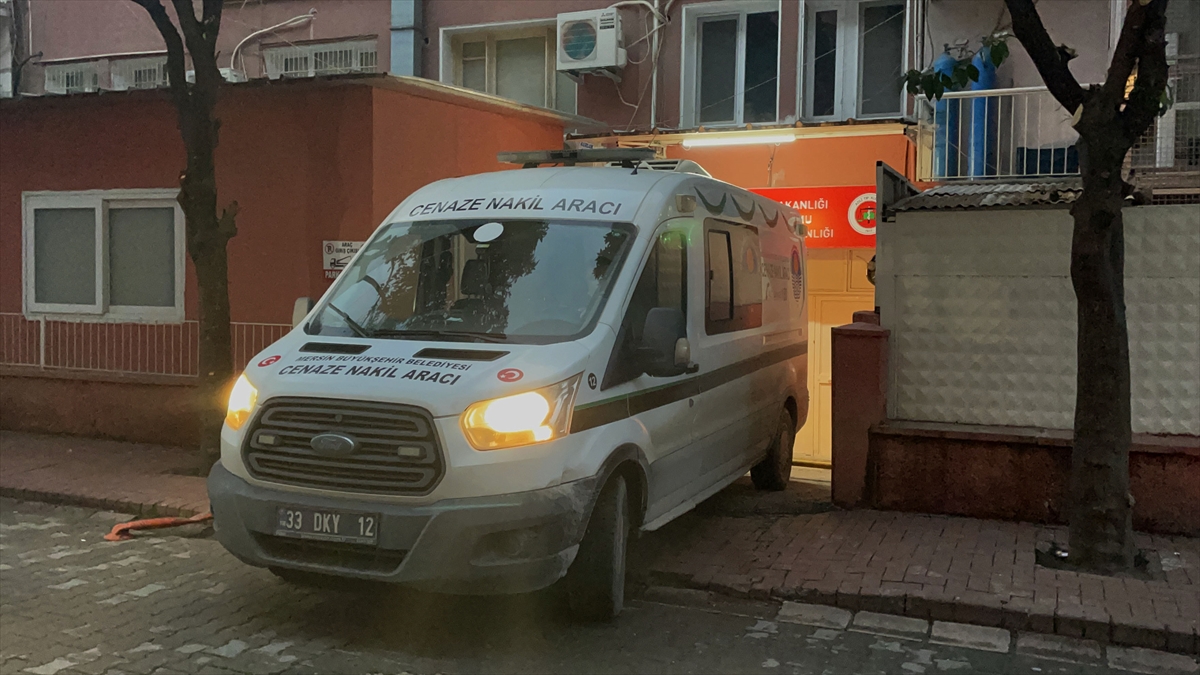 GÜNCELLEME- Mersin'de otobüsün tıra çarpması sonucu 3 kişi öldü, 23 kişi yaralandı