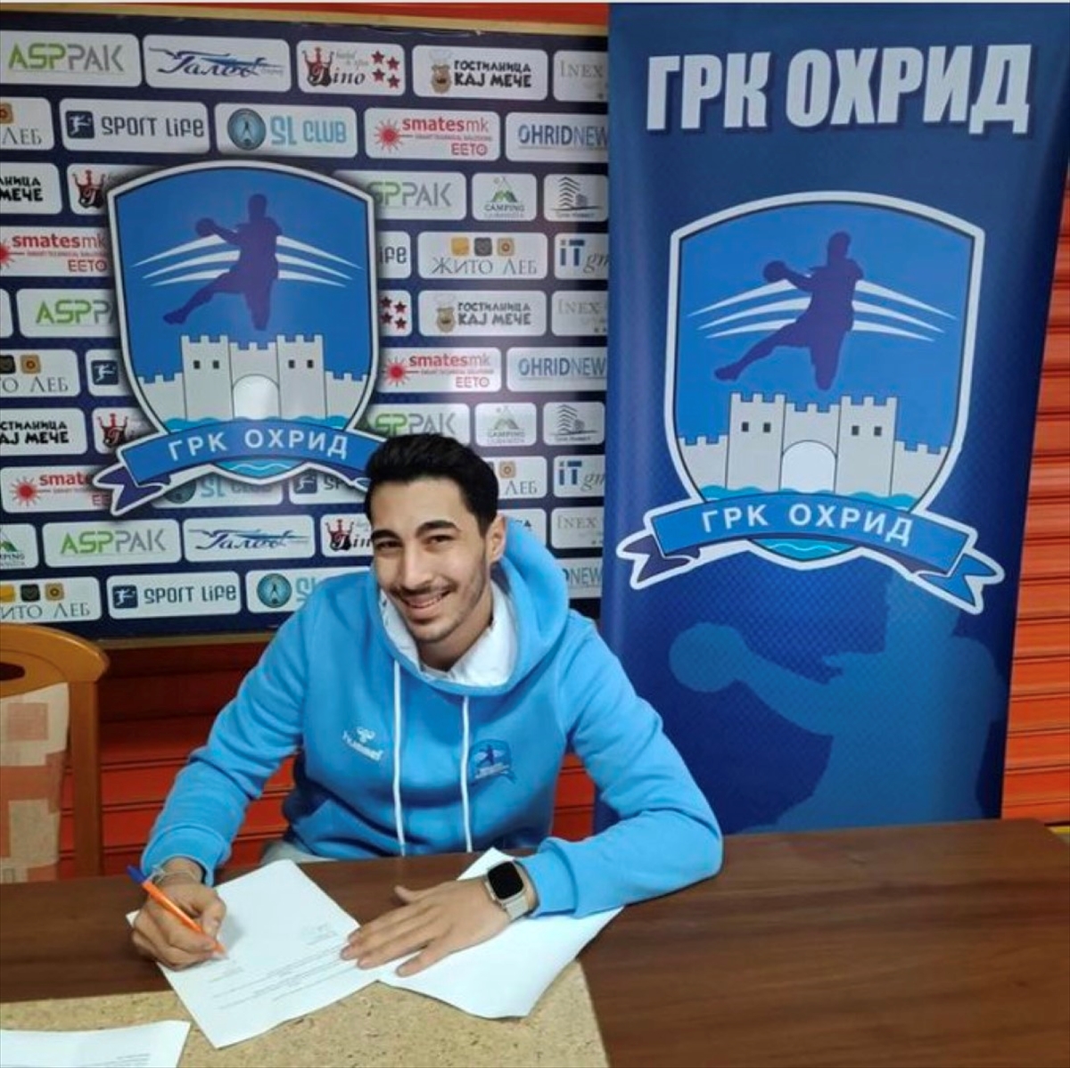 Milli hentbolcu Eray Karakoç, Kuzey Makedonya'nın GRK Ohrid takımına transfer oldu