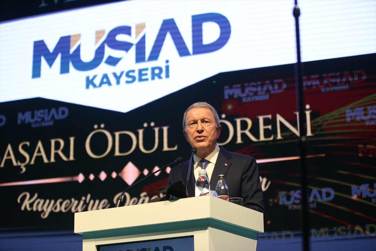 Milli Savunma Bakanı Akar, Kayseri'de ödül töreninde konuştu: