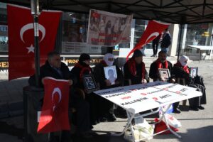 MUŞ (AA) – Muş'ta, çocuklarının terör örgütü PKK tarafından dağa