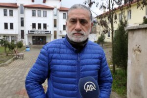 MUĞLA (AA) – Müzisyen Hakan Yelbiz, Muğla'nın Milas ilçesinde kullandığı